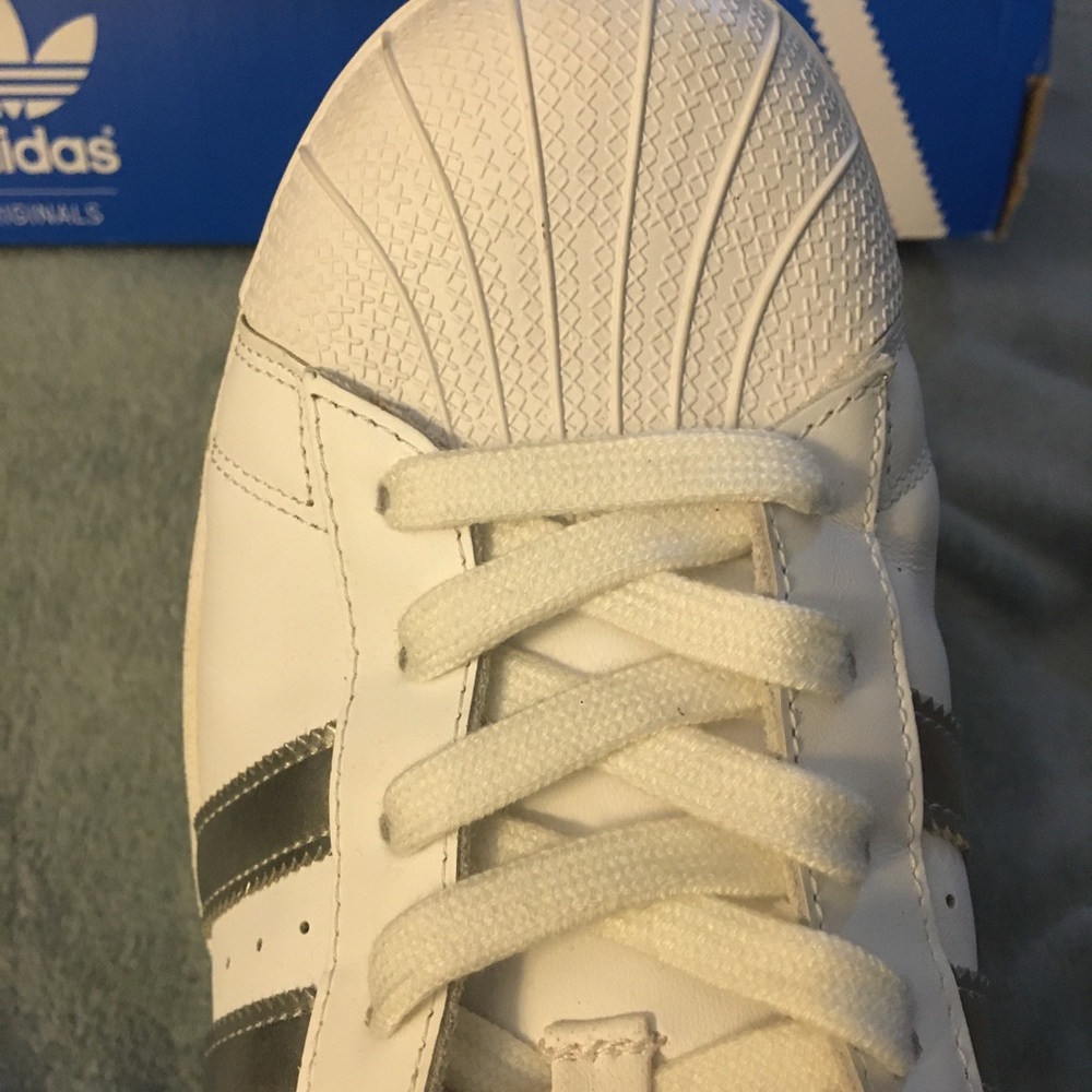 Adidas Superstar in White/Silver Leather - Sz 10M (Worn 1 time) EUC !! - Picture 9 of 13